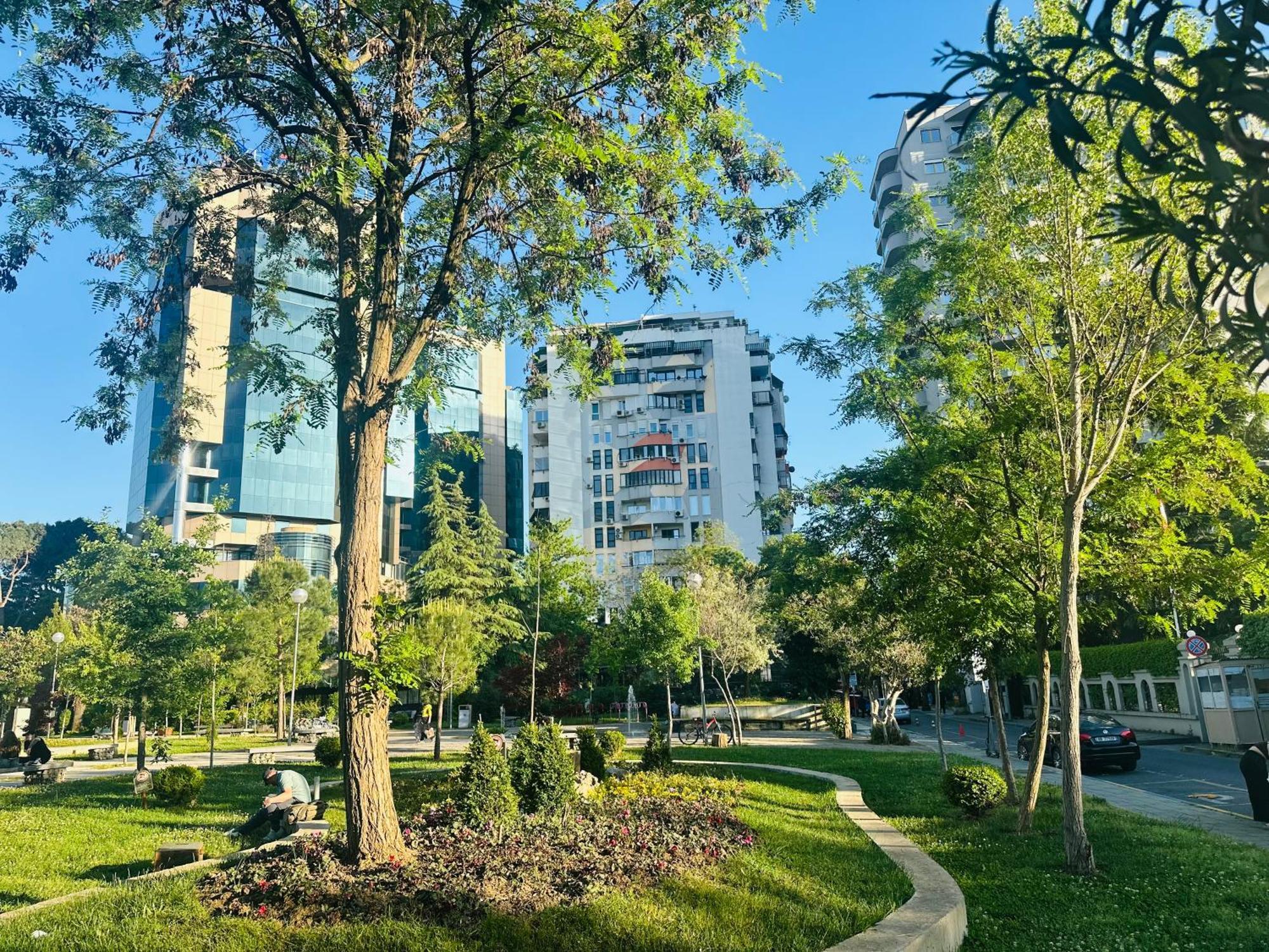 Amo Tower Center